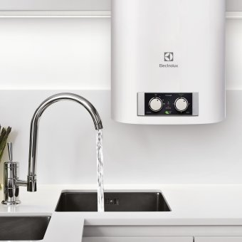 Водонагреватель ELECTROLUX EWH 30 Formax